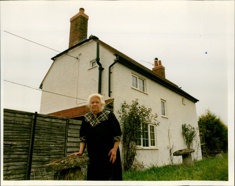 Mrs Beatrice Biggs - Vintage Photograph