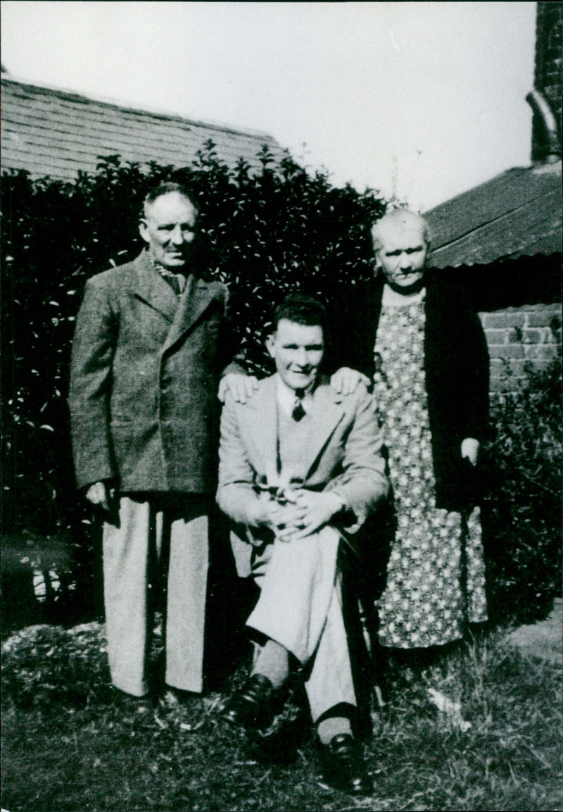 Sydney Thomas - Vintage Photograph