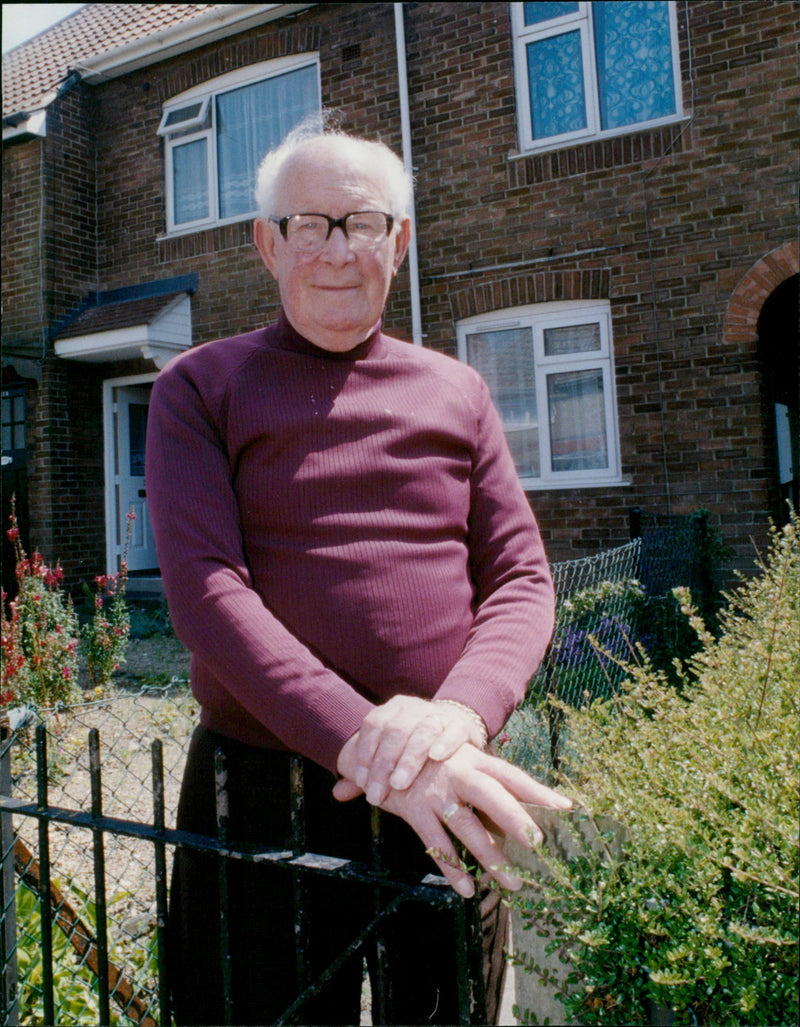 Sydney Thomas - Vintage Photograph