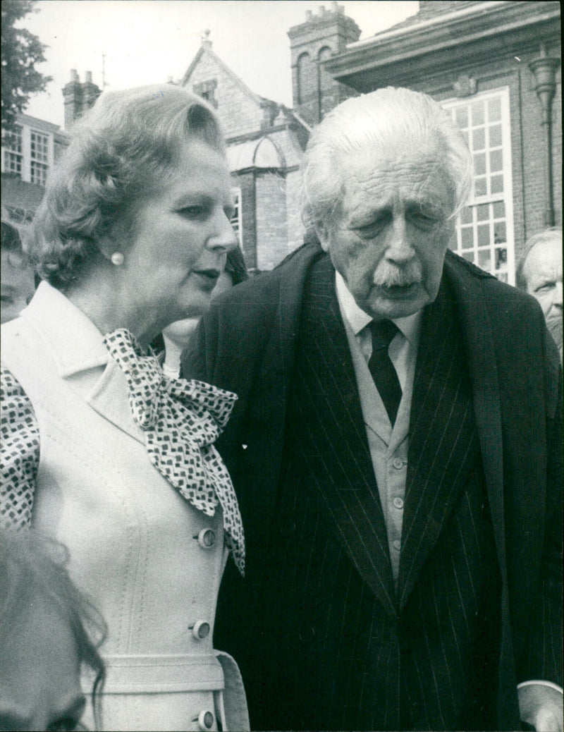 Margaret Thatcher & Harold Macmillan - Vintage Photograph