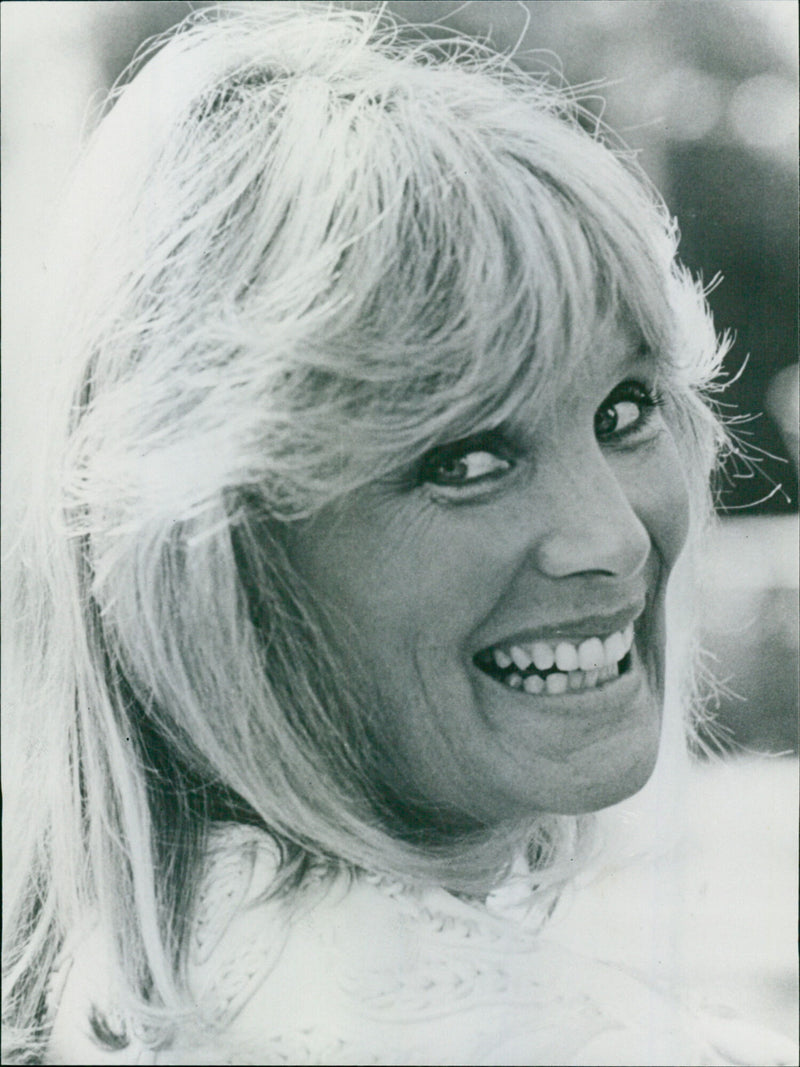 Linda Evans - Vintage Photograph