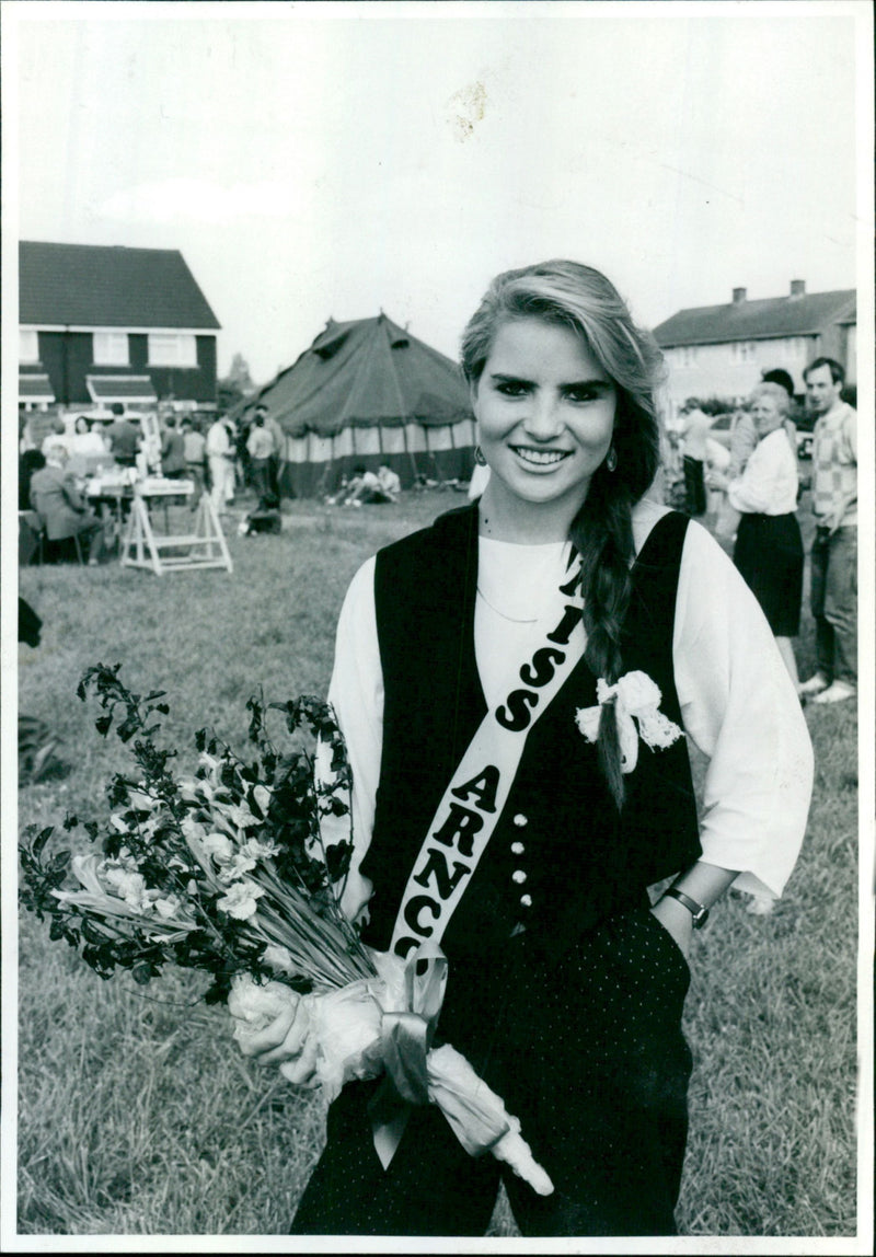 Linda Ellis - Vintage Photograph