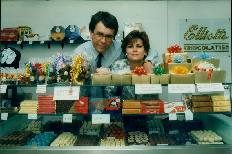 MR. RAILTON ELLIOT AND HIS WIFE KATE. - Vintage Photograph