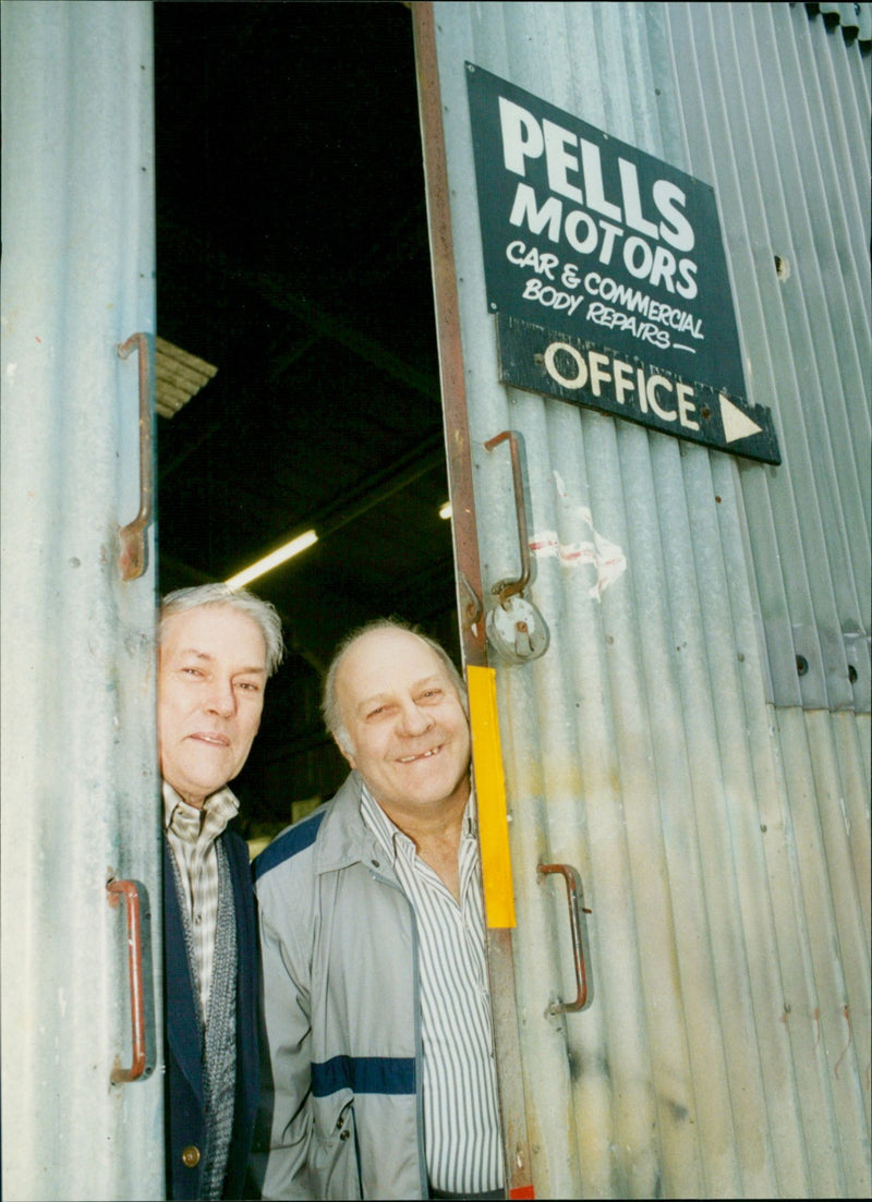 Les Beachy , Bob Farmer - Vintage Photograph