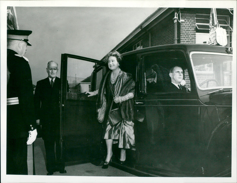 Queen Elizabeth The Queen Mother - Vintage Photograph