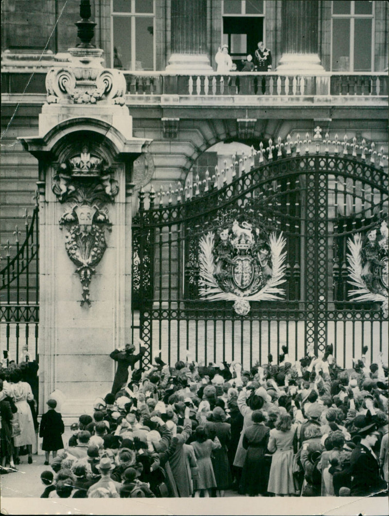 Queen Elizabeth II - Vintage Photograph