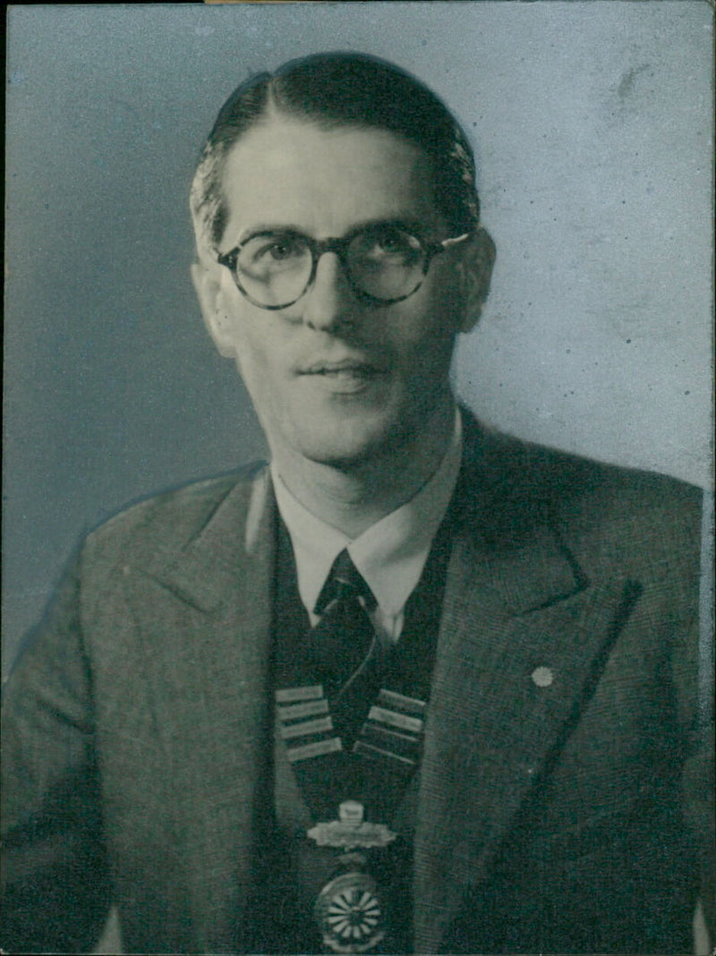 Leslie Franks - Vintage Photograph