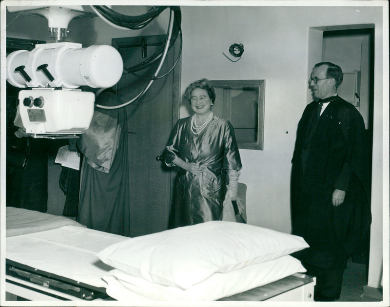 Queen Elizabeth The Queen Mother - Vintage Photograph