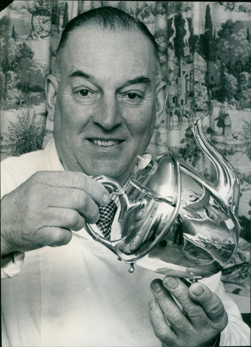 cms deep, a tea pot - Vintage Photograph