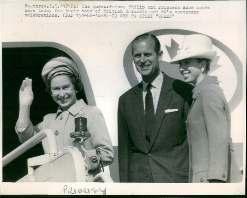 Queen Elizabeth II - Vintage Photograph