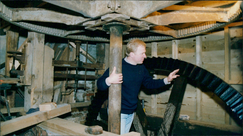 Robert Gee - Vintage Photograph