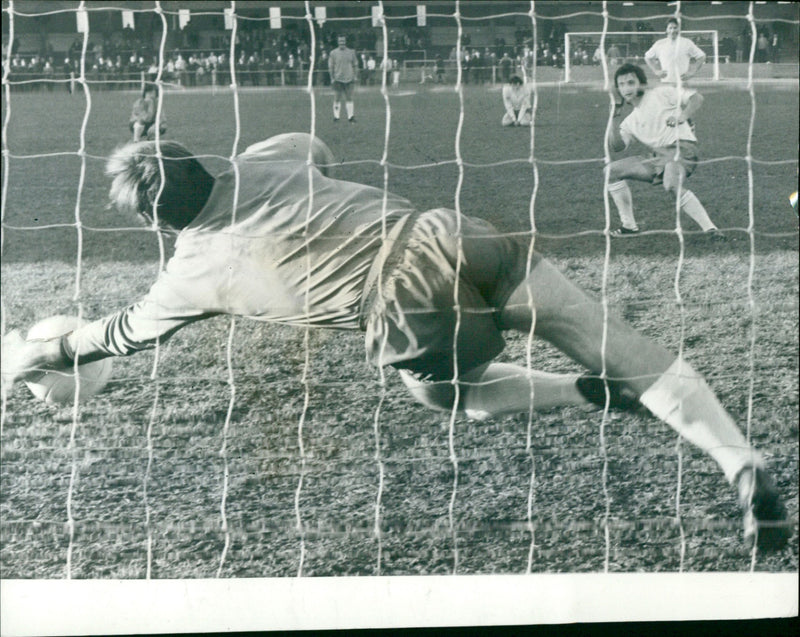 Alan Davies - Vintage Photograph