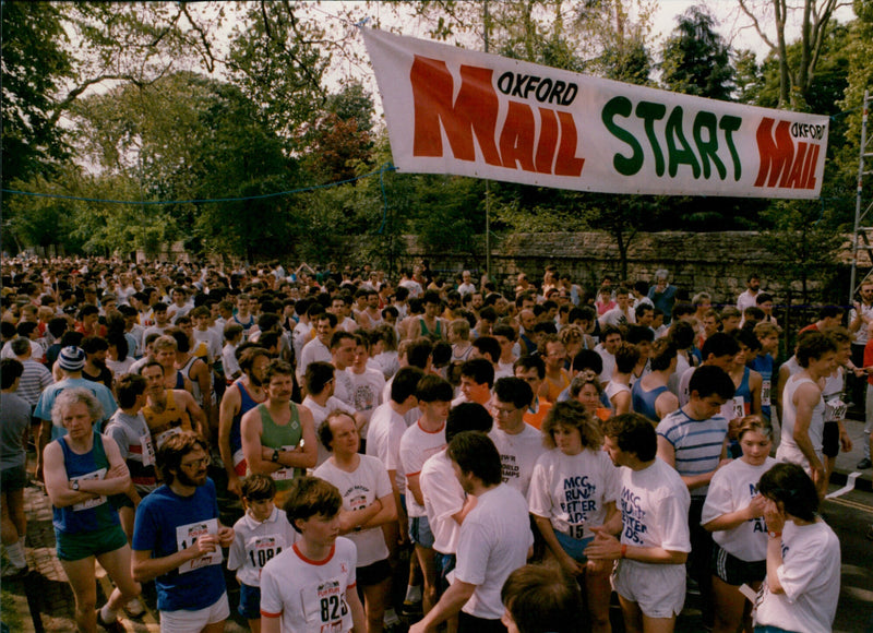Thousands of runners get ready to start the Oxford Half Marathon. - Vintage Photograph