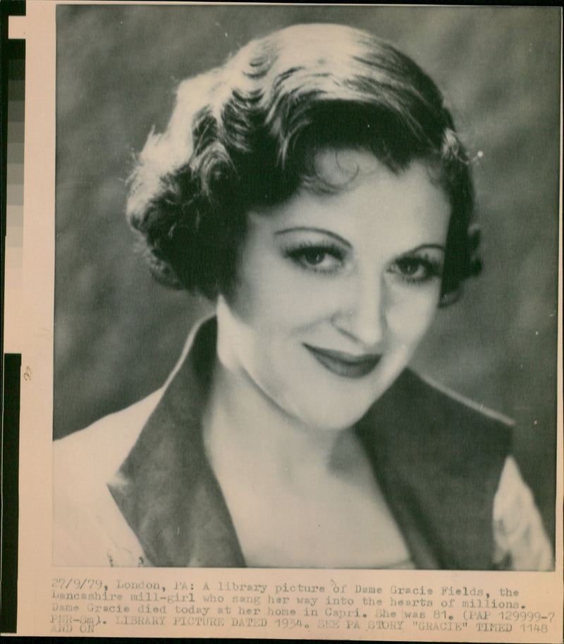 Gracie Fields - Vintage Photograph