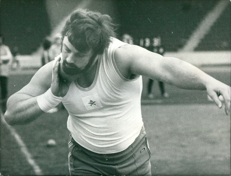 Geoff Capes - Vintage Photograph
