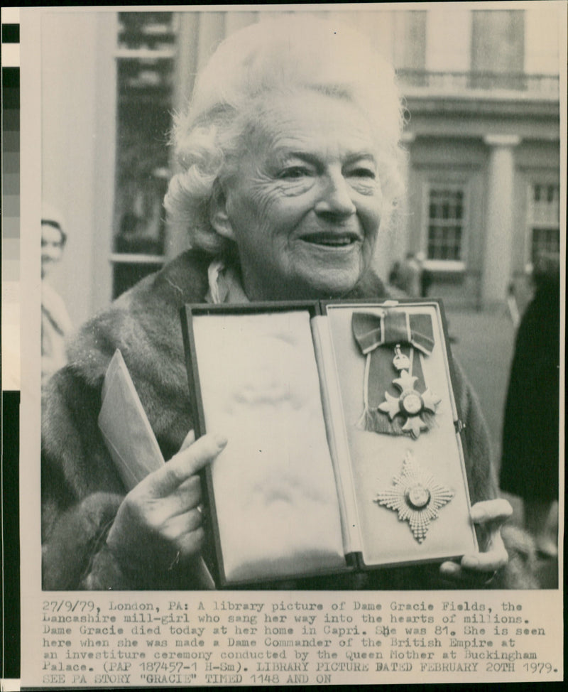 Gracie Fields - Vintage Photograph