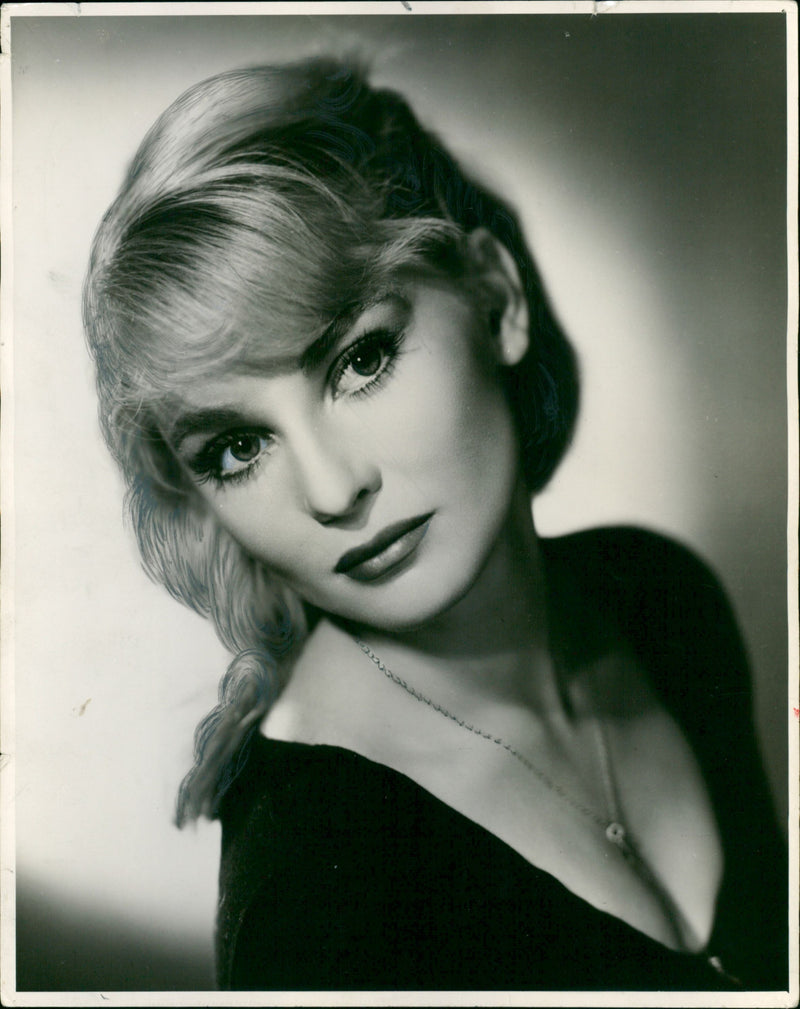 Diane Cilento - Vintage Photograph