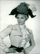 Diane Cilento - Vintage Photograph