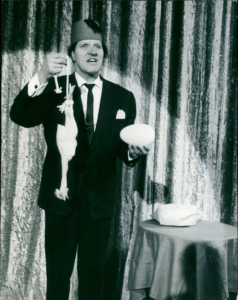 Tommy Cooper - Vintage Photograph