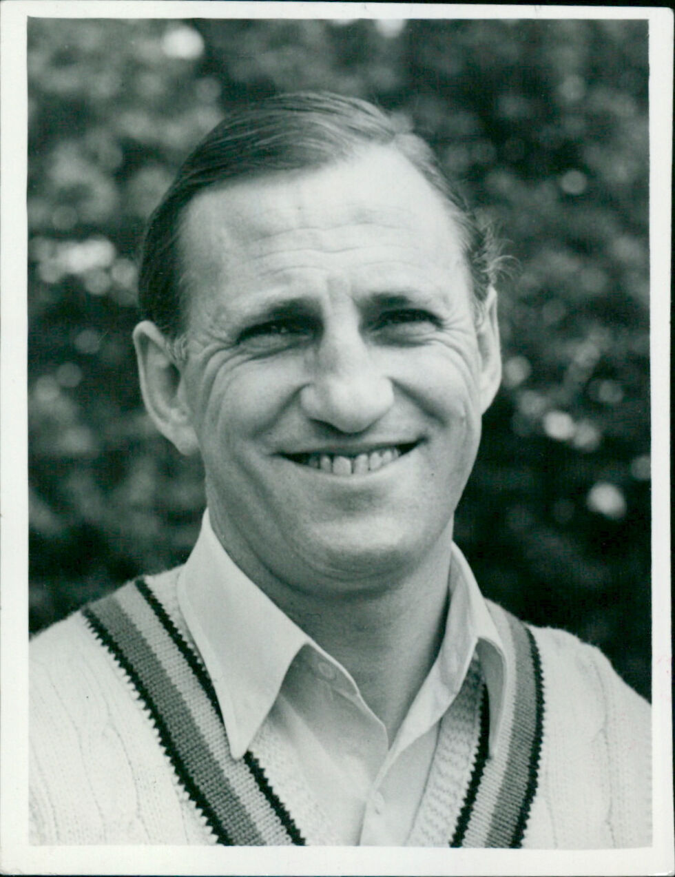 Former English cricketer Sir Len Hutton poses for a photograph. - Vint