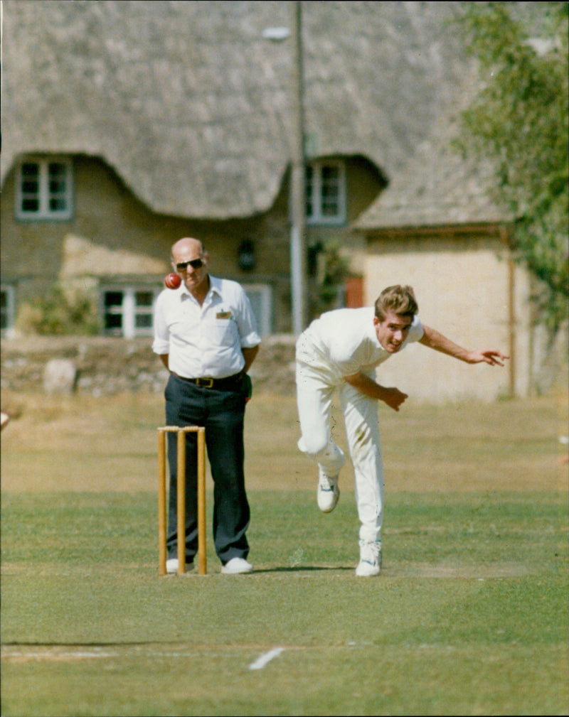 Steve Roberts throwing the ball to Dany Wilks - Vintage Photograph
