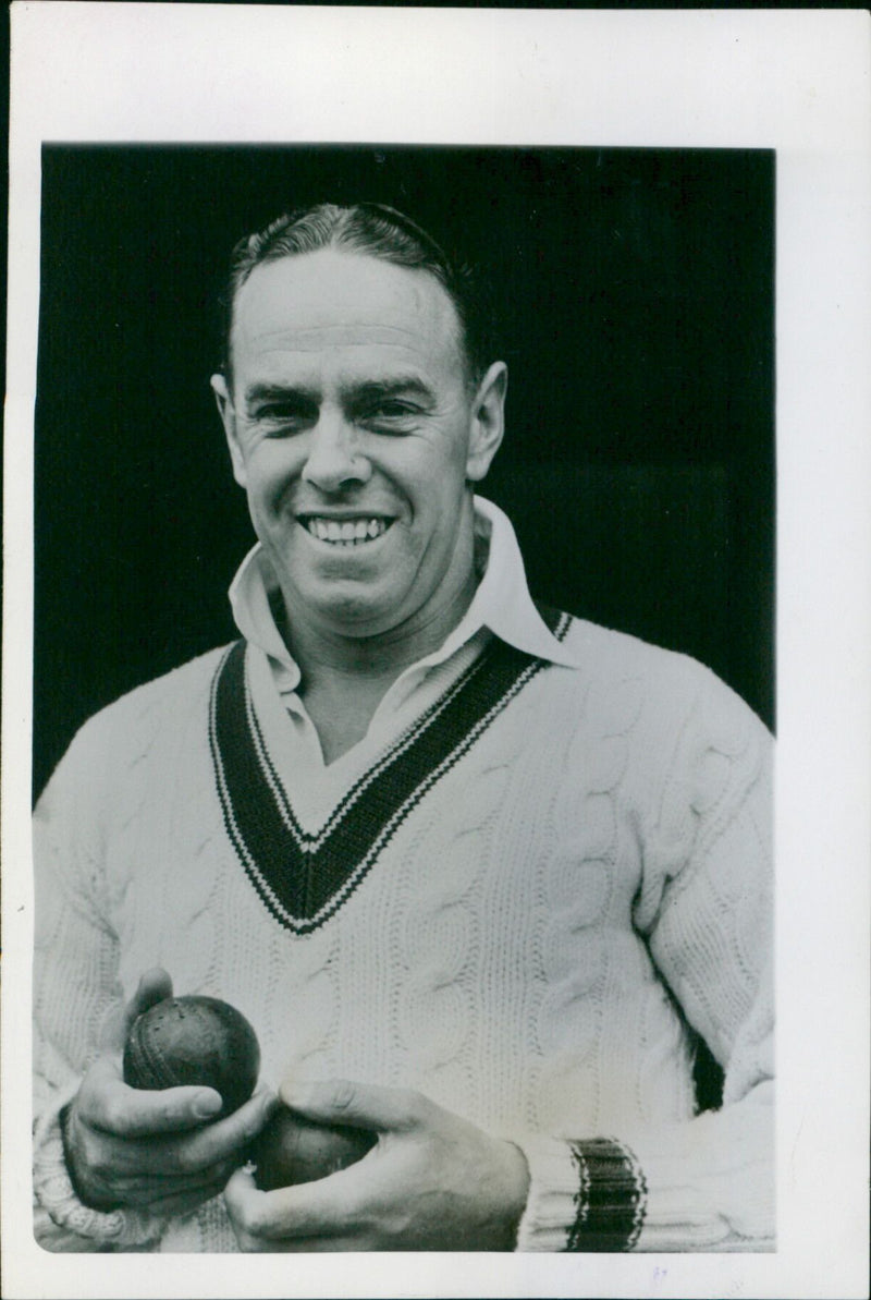 Australian cricketer Ian Johnson poses for a portrait in 1948. - Vintage Photograph