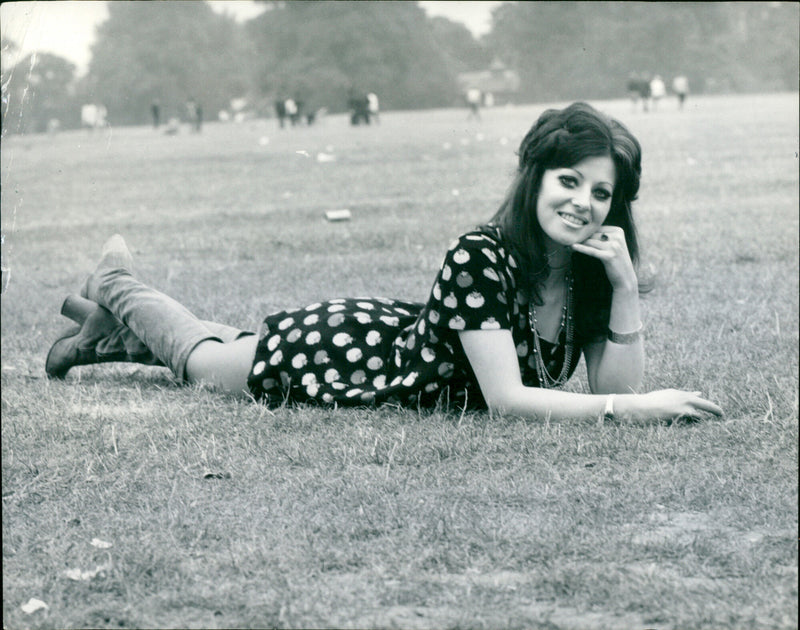 Singer Tiffany - Vintage Photograph