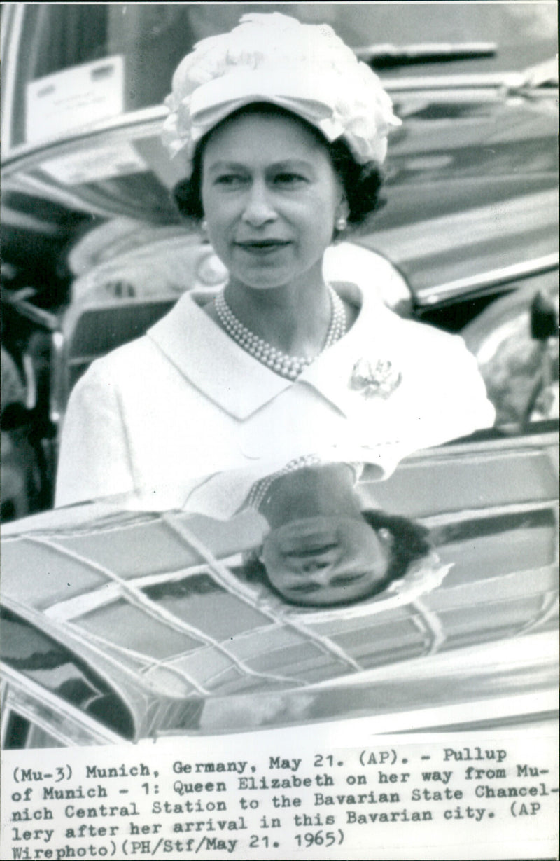 Queen Elizabeth II - Vintage Photograph