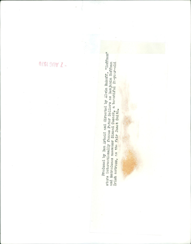 Peter Sellers and Sinead Cusack star in the film "Hoffman" directed by Alvin Rakoff. - Vintage Photograph