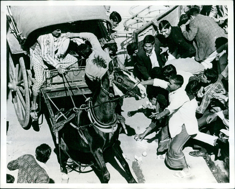 A family from India in 1973, depicted in the film Garm Hava. - Vintage Photograph