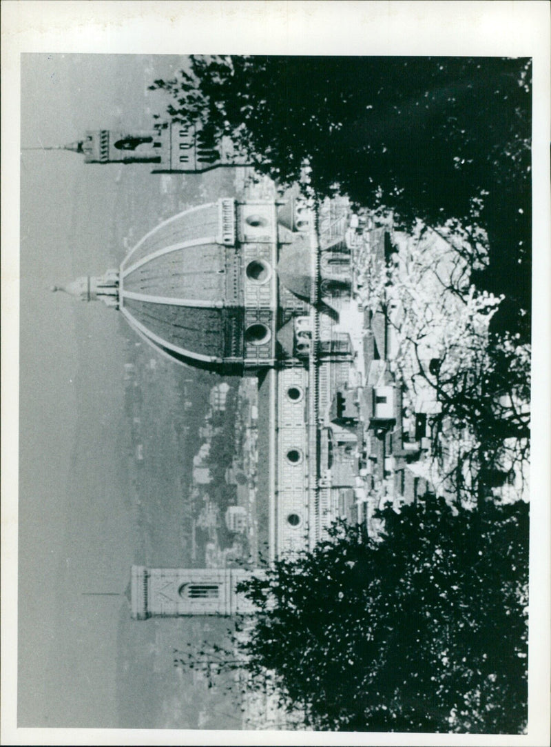 A view of the iconic Duomo di Firenze in Florence, Italy. - Vintage Photograph