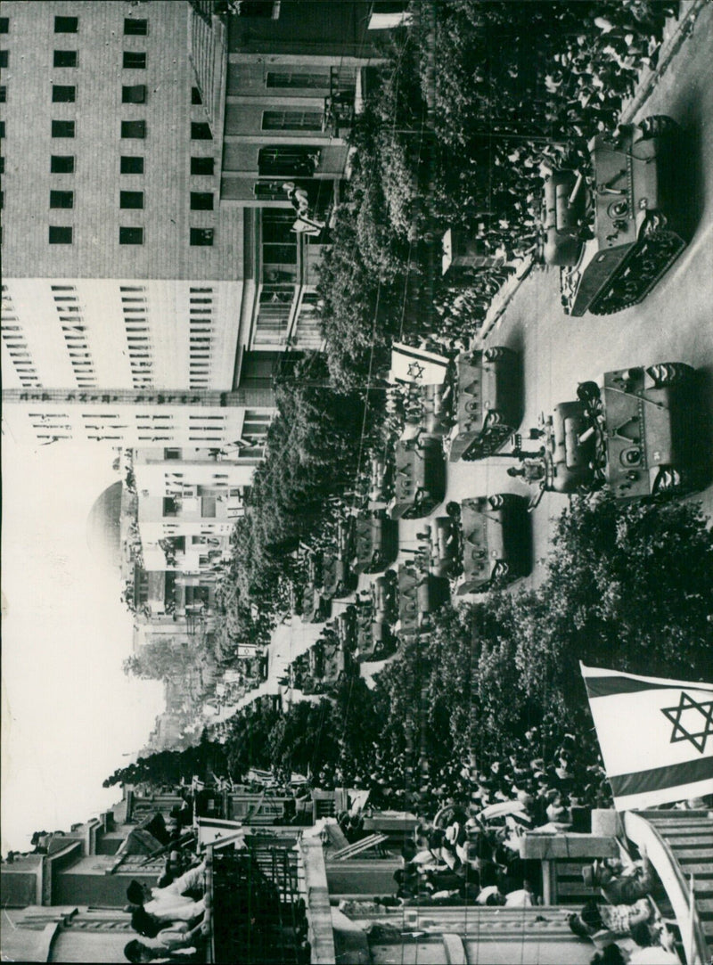 Israeli tanks commanded by Brigadier Lascov during an attack. - Vintage Photograph