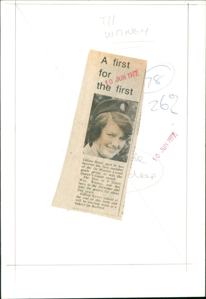 16-year-old Gillian Bond of Witney is the first member of her local guide group to achieve the Queen's Guide Award. - Vintage Photograph