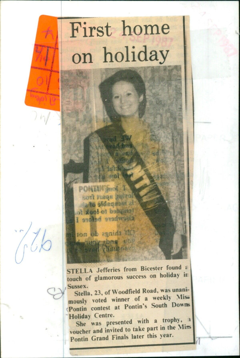 Miss (Pontin) Stella Jefferies from Bicester is crowned the winner of a weekly contest at Pontin’s South Downs Holiday Centre. - Vintage Photograph