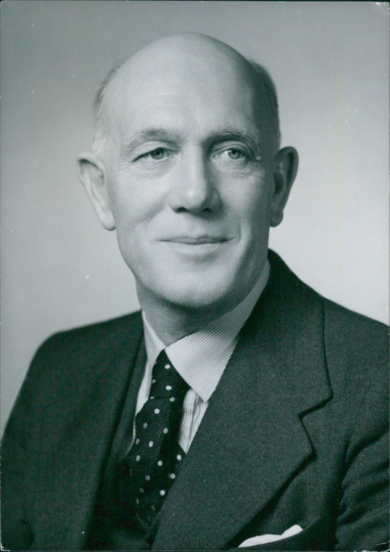 British politician Thomas William Jones, M.P., J.P., is pictured in a portrait study taken by Bassano at Camera Press London. - Vintage Photograph