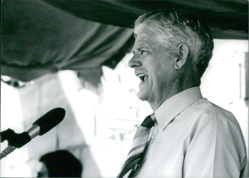 Former Prime Minister of Southern Rhodesia Garfield Todd speaks during the 1980 election campaign. - Vintage Photograph