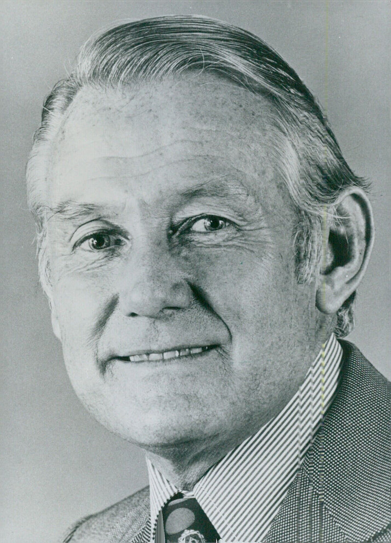 Australia's Minister for Science and Technology, David Scott Thomson, makes a statement during a press conference. - Vintage Photograph