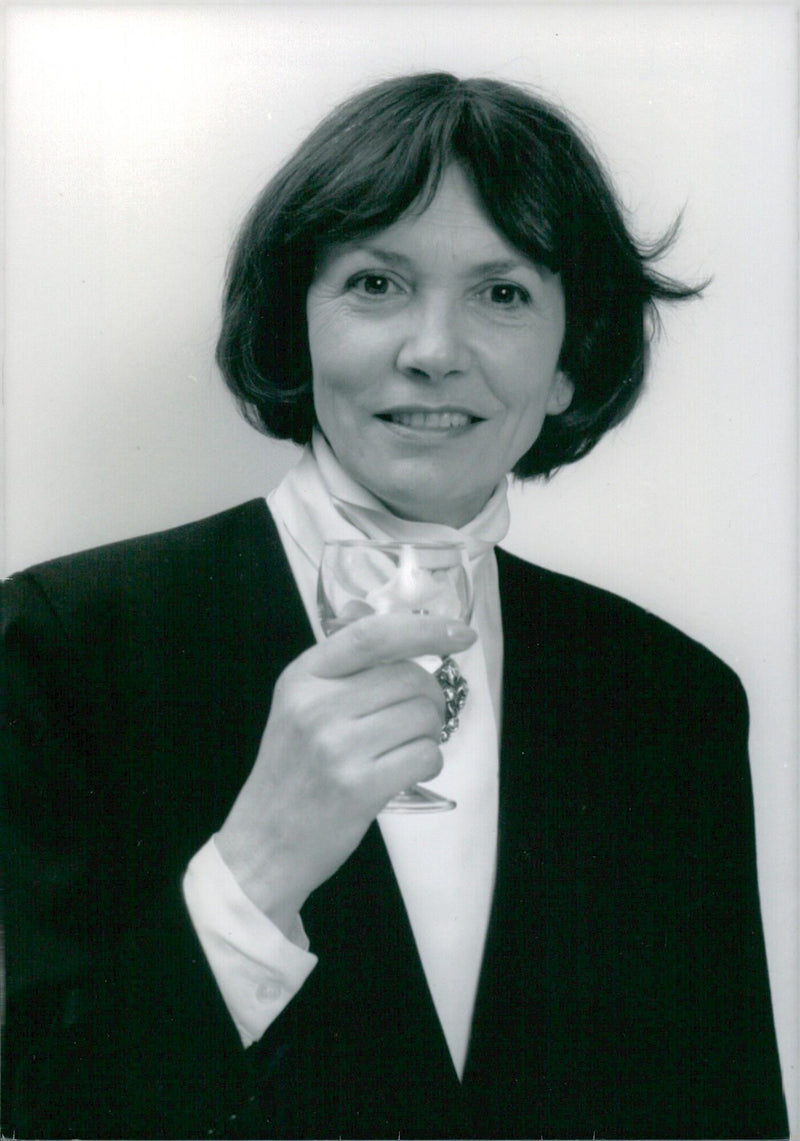 British broadcaster and writer Joan Bakewell poses for a photograph in 1988. - Vintage Photograph