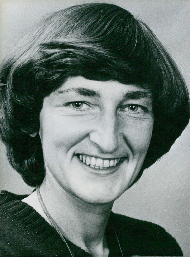 Mrs. Sissel Ronbeck, Minister of Consumer Affairs and Government Administration in Norway since 1979, poses for a photo in 1980. - Vintage Photograph