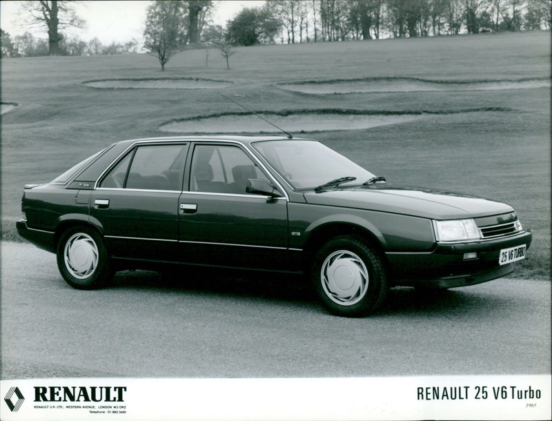 RENAULT 25 - Vintage Photograph