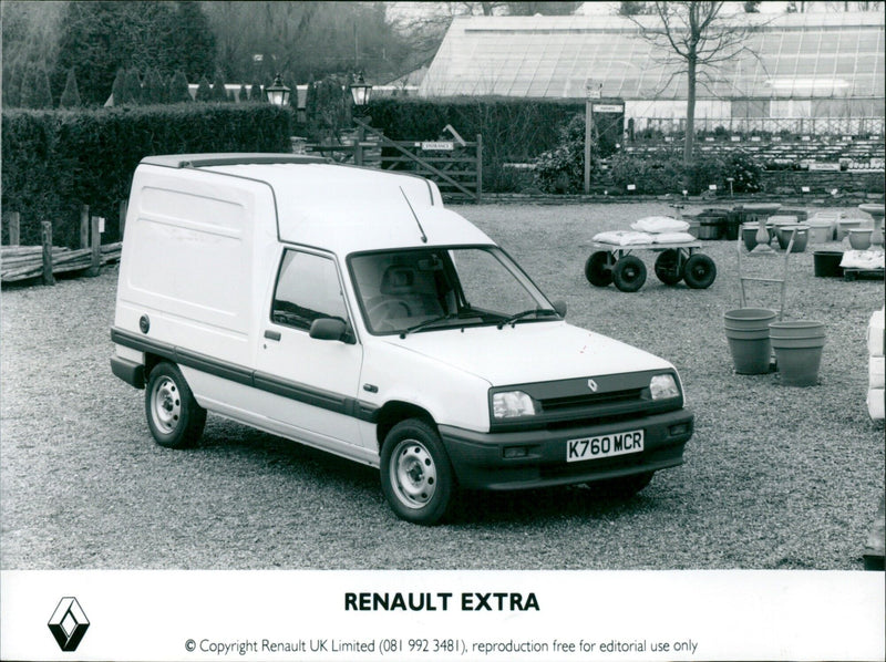 RENAULT EXTRA - Vintage Photograph