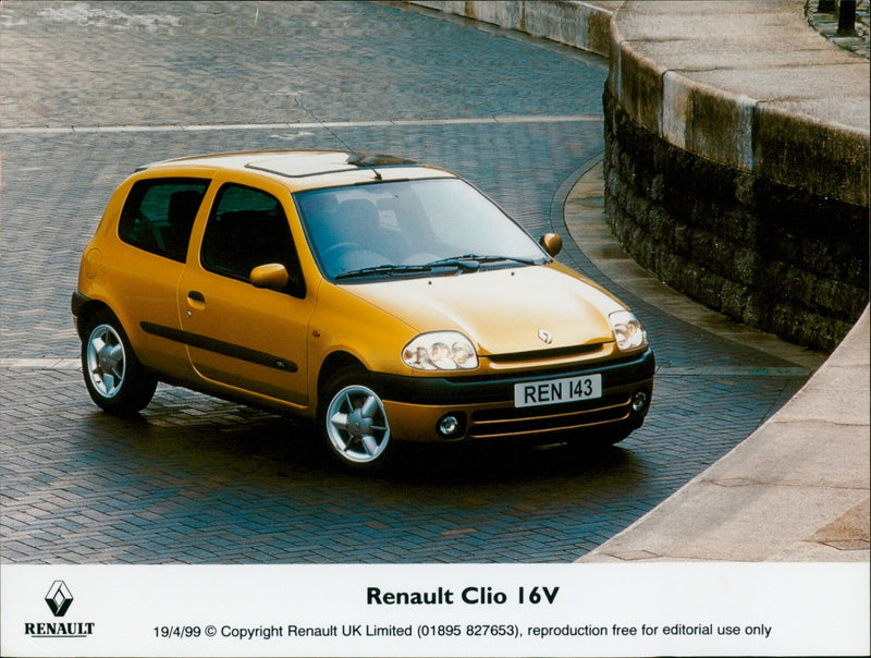 Renault Clio - Vintage Photograph