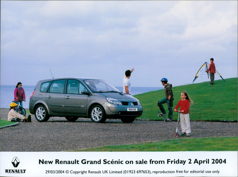 Renault Grand Scénic - Vintage Photograph