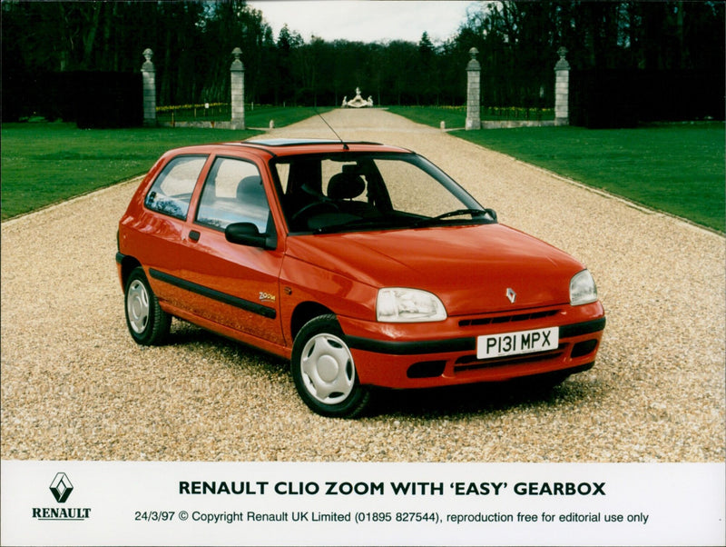 RENAULT CLIO - Vintage Photograph