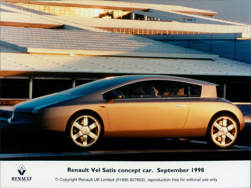 Renault Vel Satis - Vintage Photograph