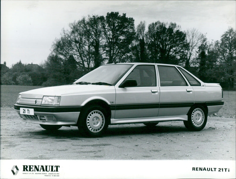 Renault 21Ti - Vintage Photograph