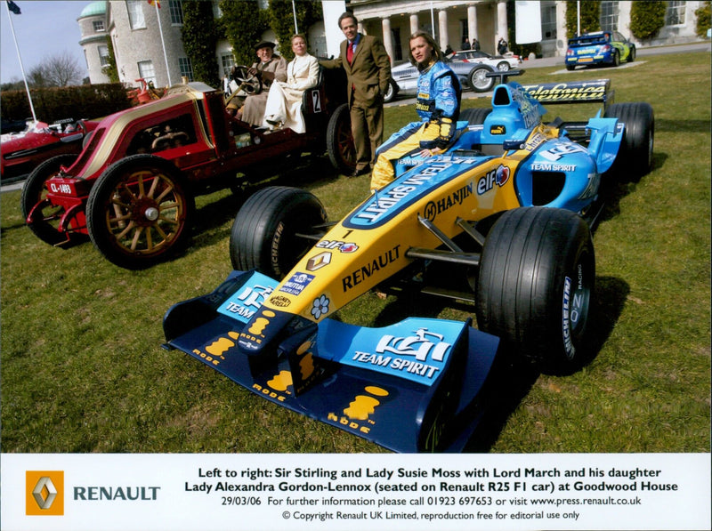 Renault R25 FI car - Vintage Photograph