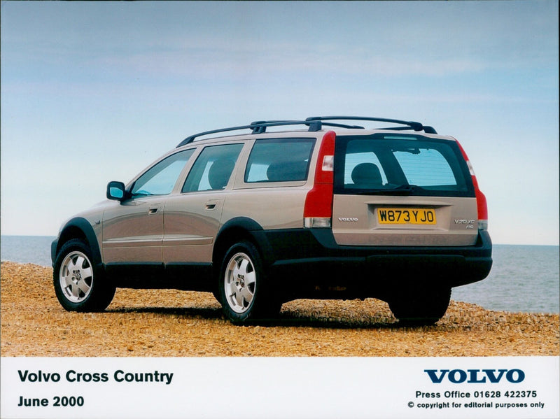 Volvo V60 Cross Country - Vintage Photograph