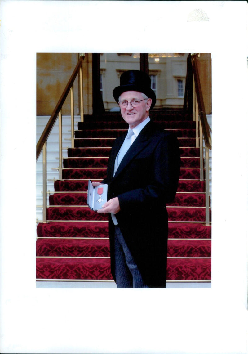 Sir Charles Green receiving an MBE from Queen Elizabeth II. - Vintage Photograph