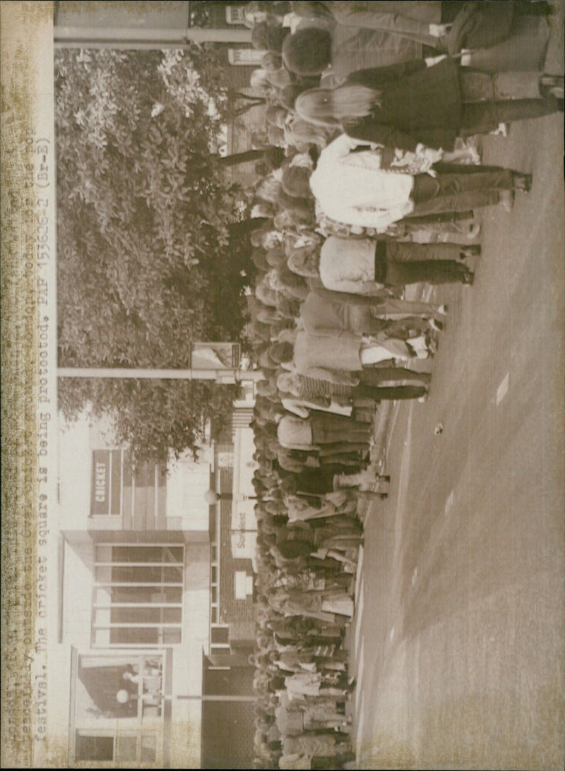 P.A. Restuals Music stands at the 909 episano 9 01 Apoget 156 TEATASOY 100 140. - Vintage Photograph